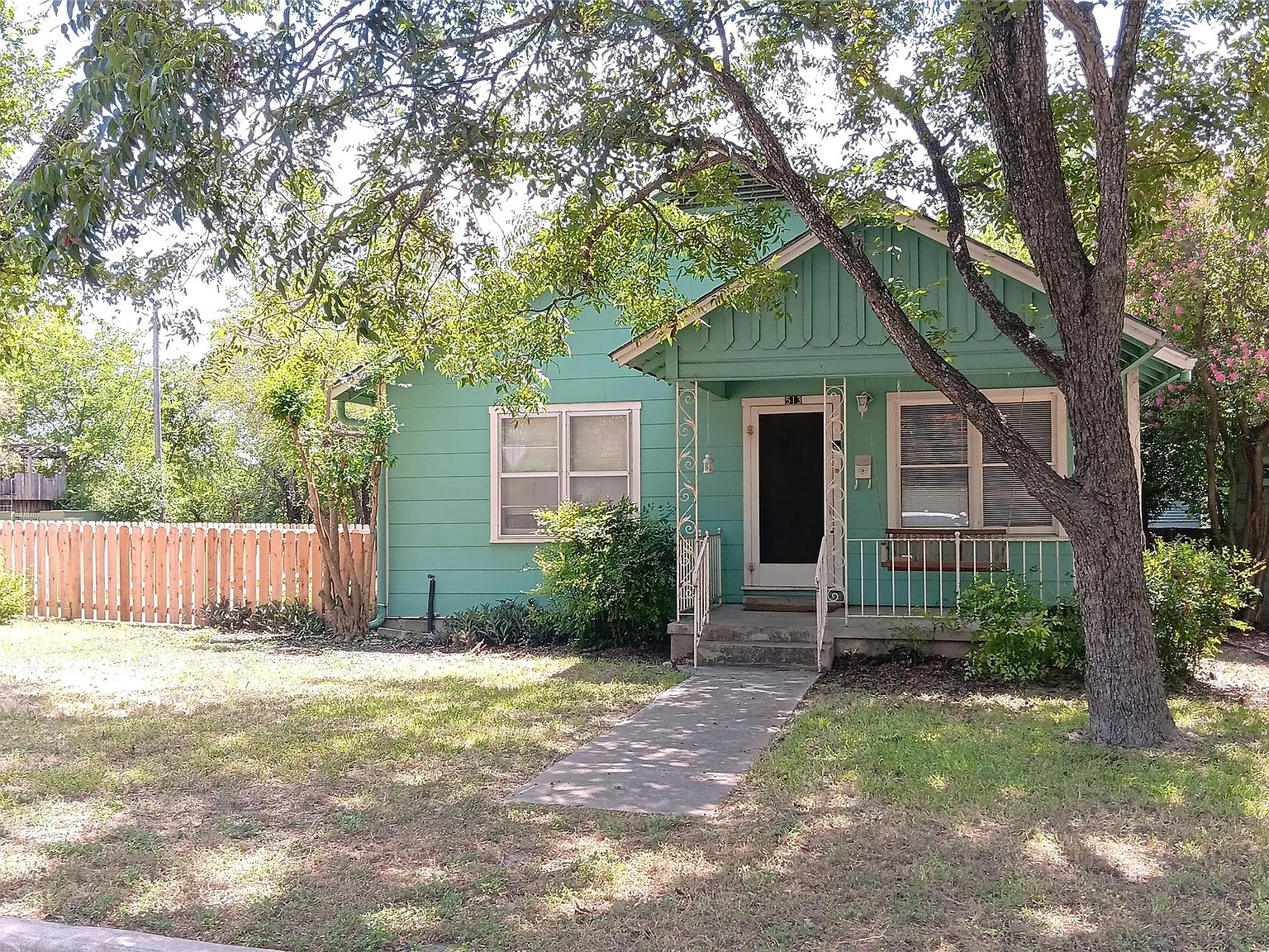 2 bed, 2.0 bath, 1079 sqft, $2,450 — Photo 1