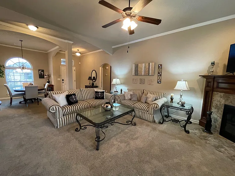 3216 E Fairmont Pl — Photo 4