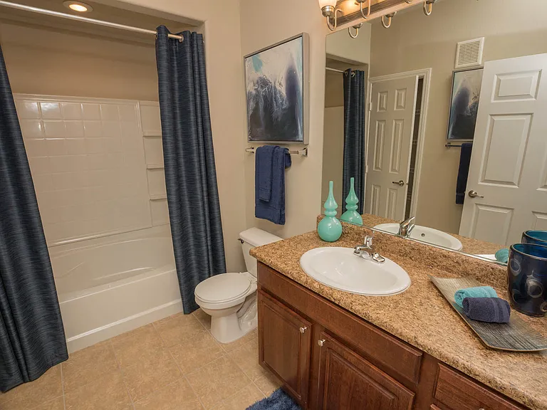 2b2 1182 SQFT 2 Bed 2 Bath