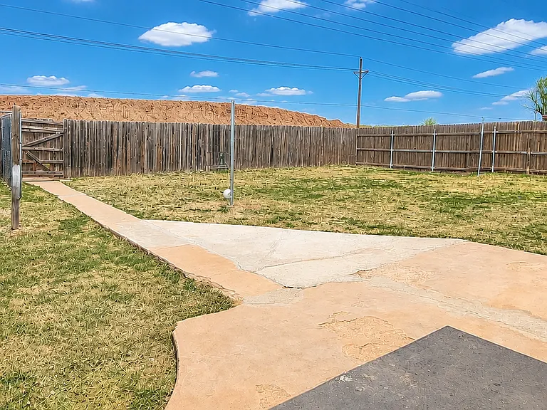 4530 Marshall St — Photo 19