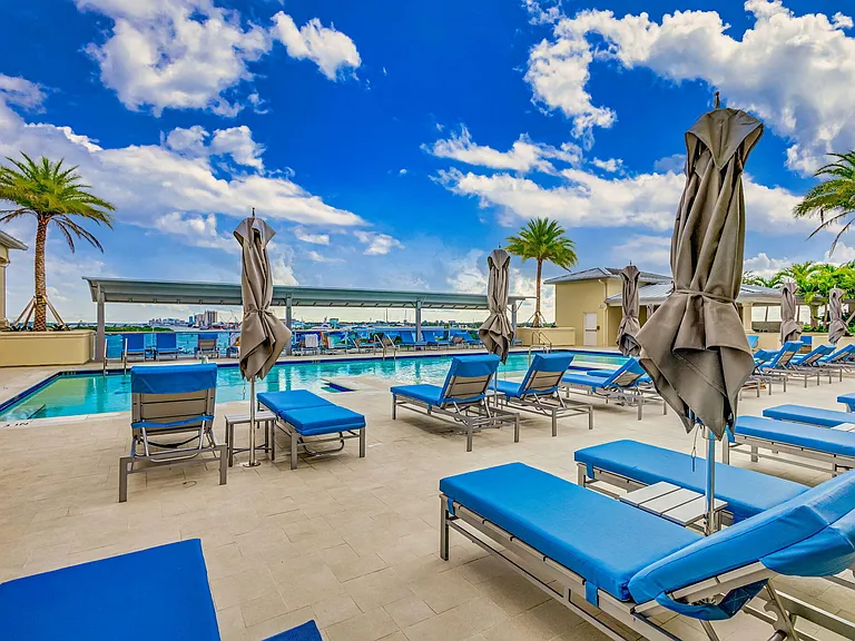 2640 Lake Shore Dr #1716 — Photo 32