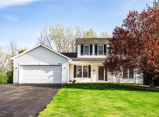 7252 Pear Tree Mdws, Ontario, NY 14519