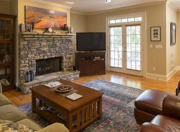 5th image of 399 Waterfront Park Ln