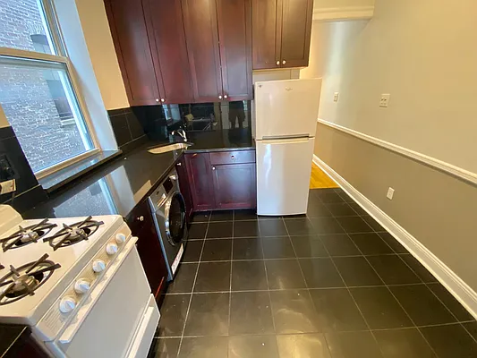 Rented by J PRESTON AND ASSOCIATES INC | media 5