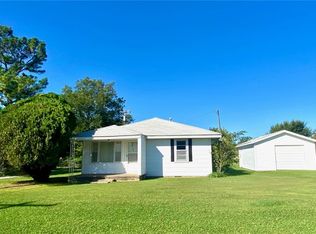 420 N Oak St, Stratford, OK 74872