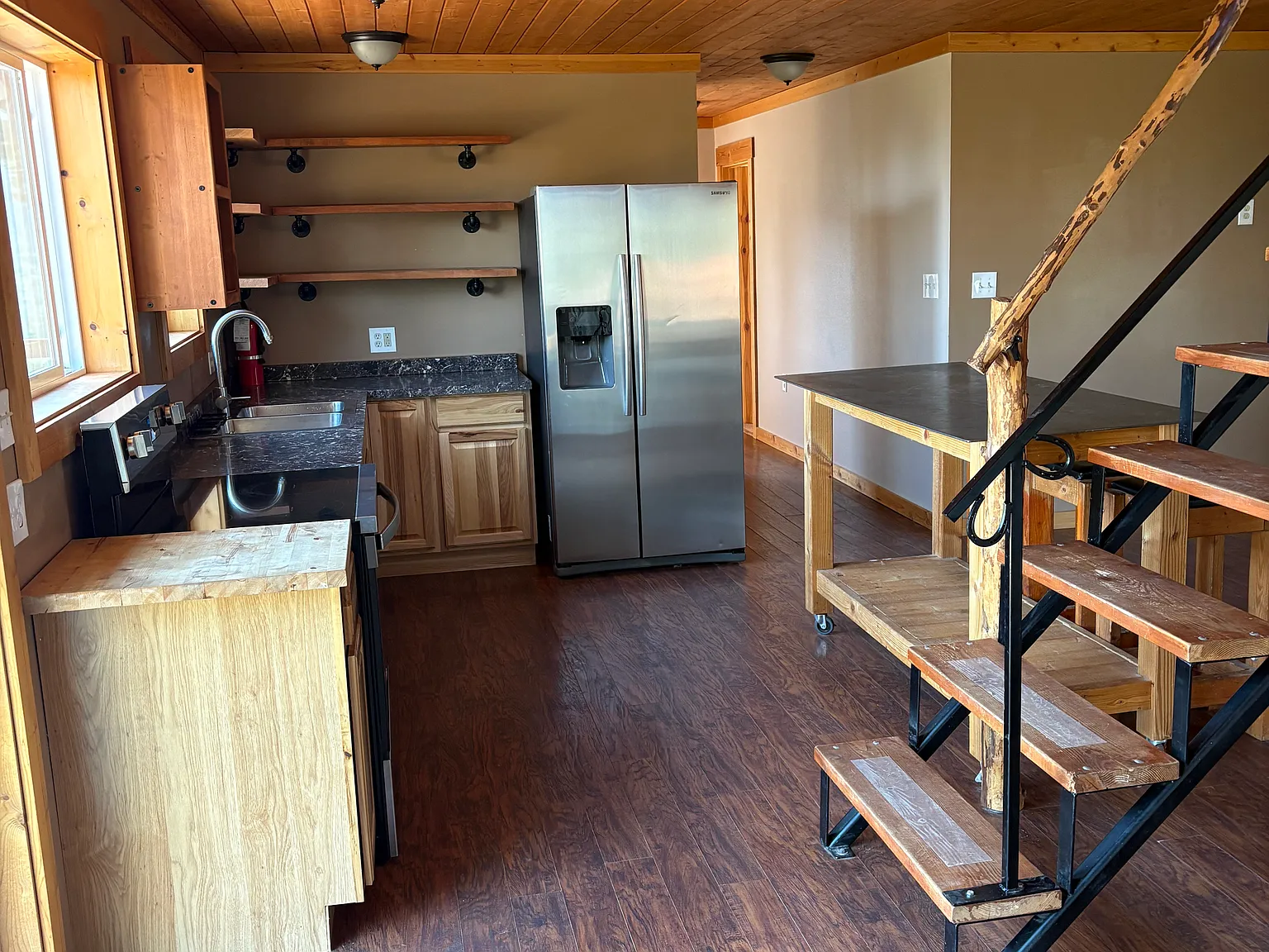 2 bed, 1700 sqft, $2,000 — Photo 2