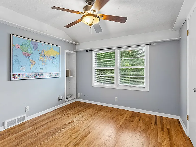 3006 S 108th St — Photo 11
