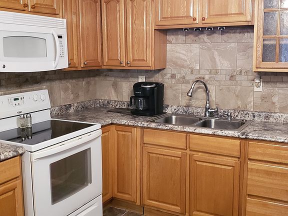 2nd image of 1009 Mount Vernon Cir