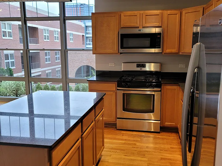1200 W Monroe St #420 — Photo 77