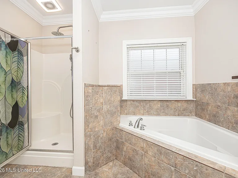 15208 Lisa Dr — Photo 29