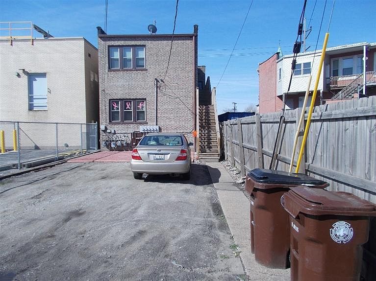 2nd image of 1853 Indianapolis Blvd