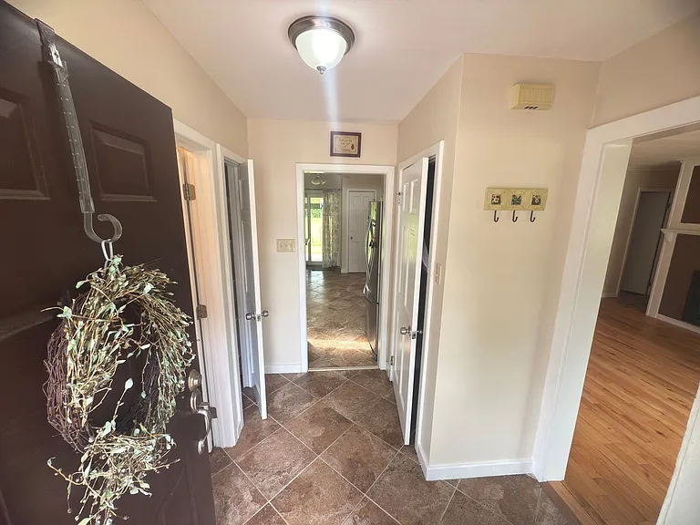 2158 Rankin Rd — Photo 7