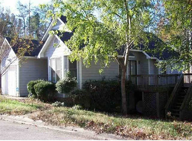 2421 Calvert Dr — Photo 1