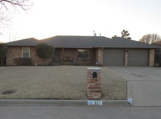 817 Cambridge Dr, Altus, OK 73521