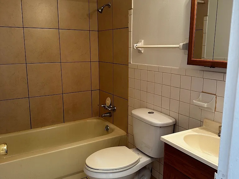 54 N Williams St #3 — Photo 6