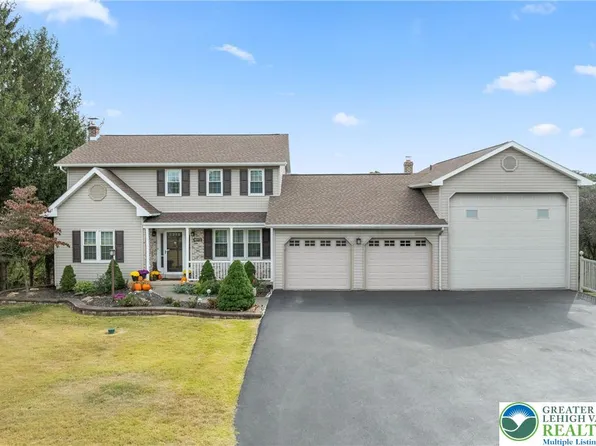 4972 Glenview St, Schnecksville, PA 18078