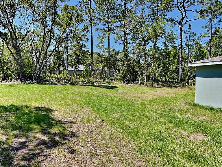 1866 W Hialeah Dr — Photo 17