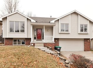 15318 Howe St, Omaha, NE 68144