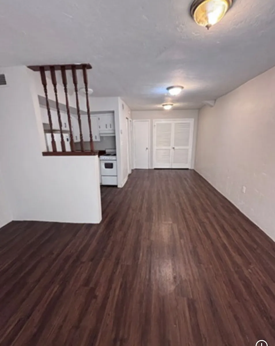 Building Photo - Rockbrook Dr