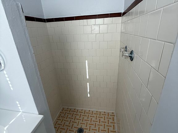 2nd image of 8 Orange Cir