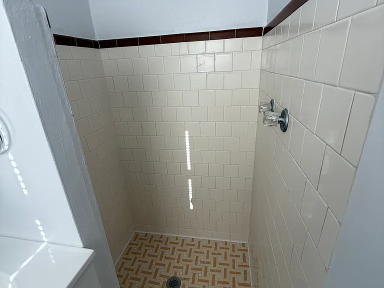 8 Orange Cir — Photo 2
