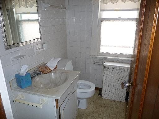 5th image of 1608 S Scoville Ave