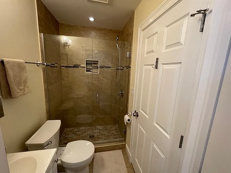 143 Williams St #3 — Photo 6