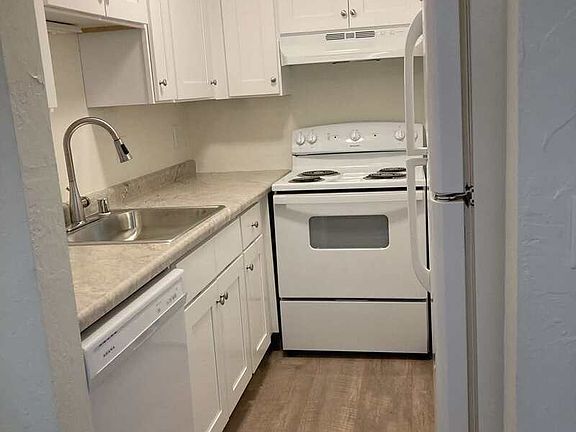 2nd image of 2760 Humboldt Rd #7