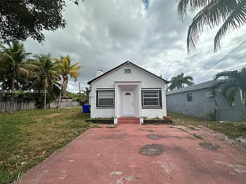 2135 Lincoln St Photo 1
