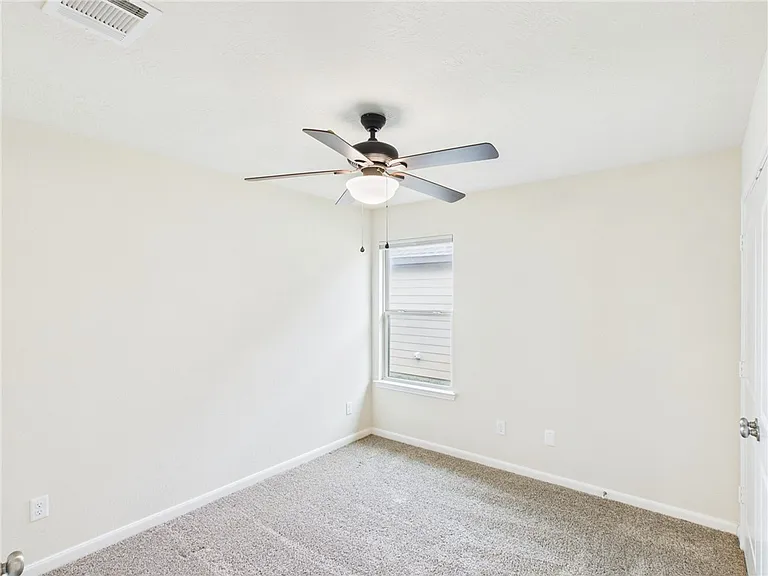 2102 Polmont Dr — Photo 15