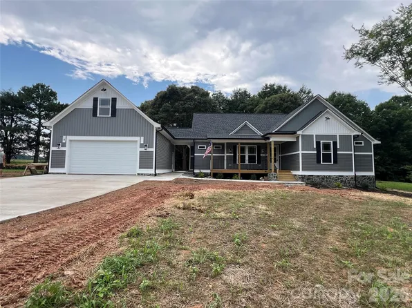 1879 Shiloh Rd, Claremont, NC 28610