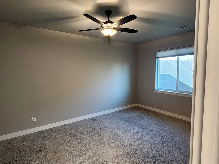 209 Rainier Dr — Photo 20