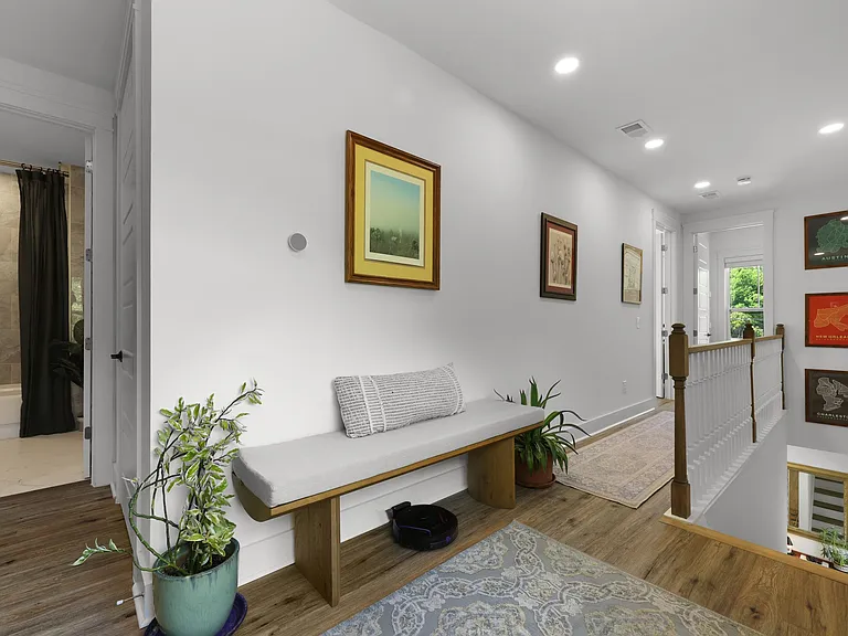 Calvert St — Photo 15