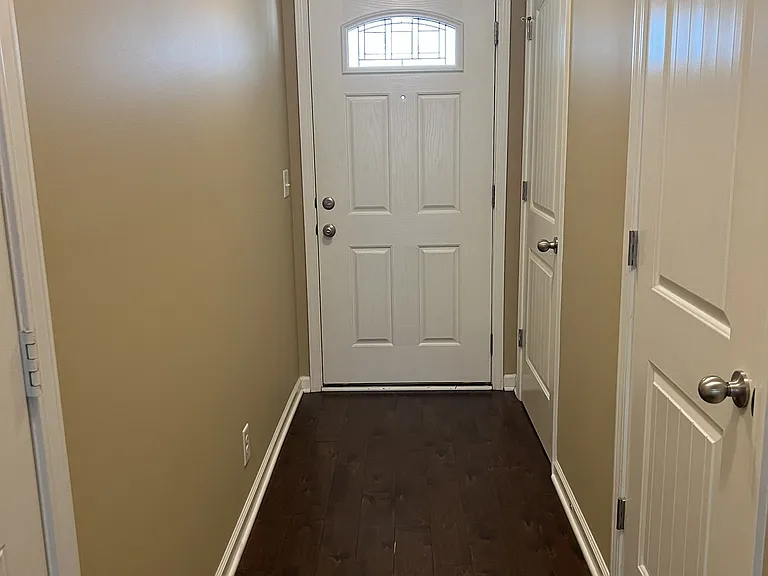 904 Azeri Ave — Photo 4