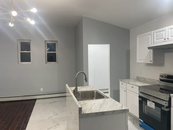 12 S Lake Ave Floor 3, Albany, NY 12203