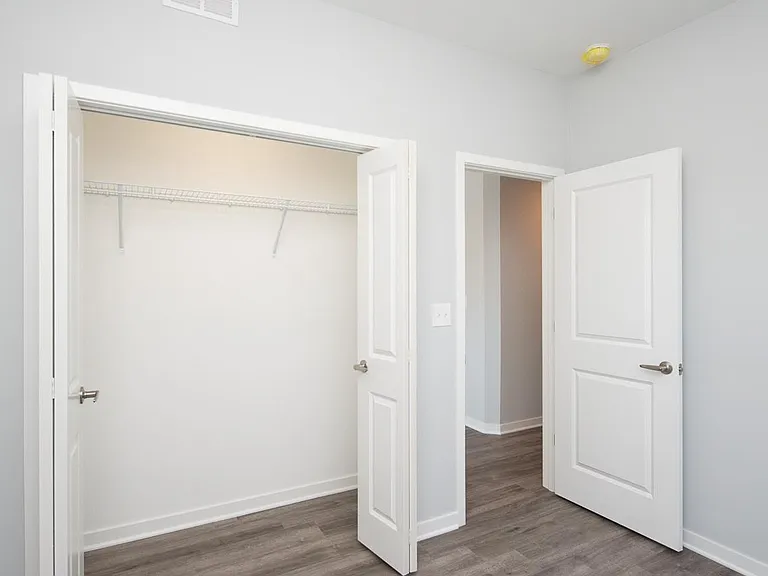 1813 W Cermak Rd #3 — Photo 23