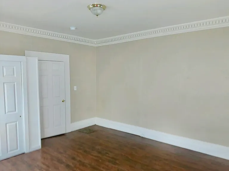 7 Broad St #1 — Photo 14