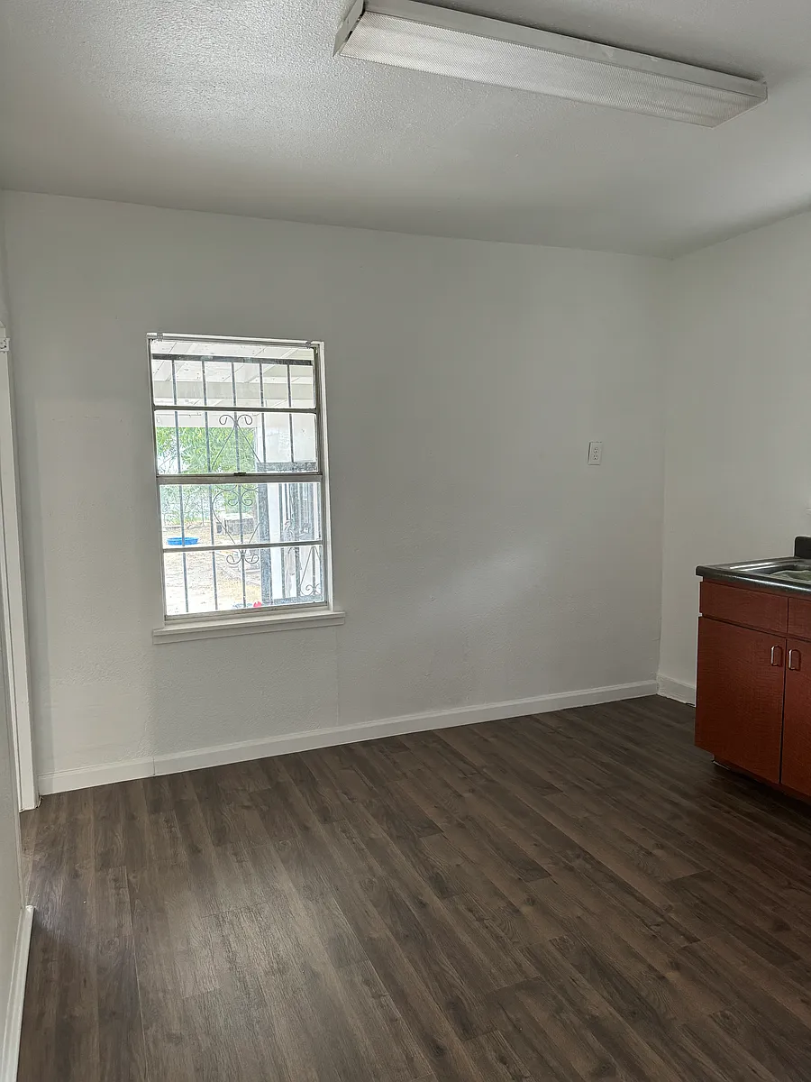 Building Photo - 146 H St