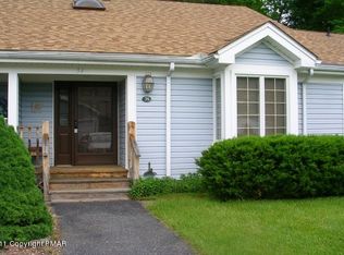 34 Village Cir, Stroudsburg, PA 18360