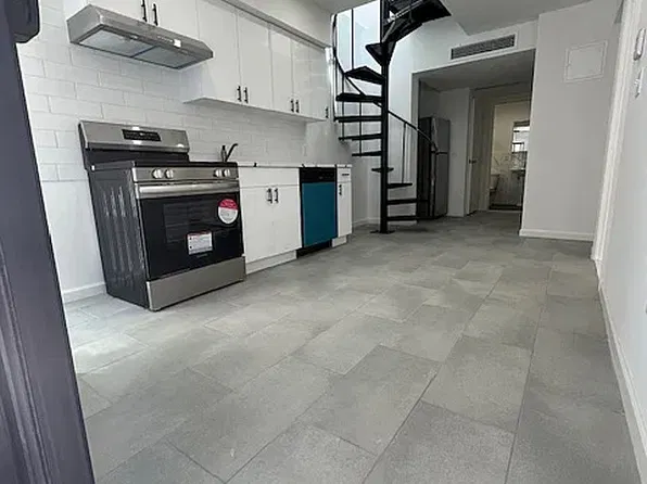 346 W 53rd St, New York, NY