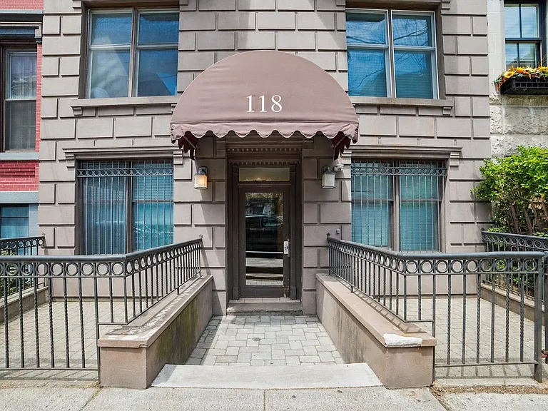 118 Clinton St #2 — Photo 15