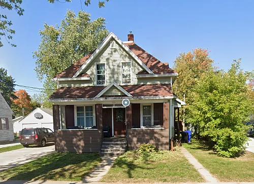 1118 W Franklin St #2 Photo 1