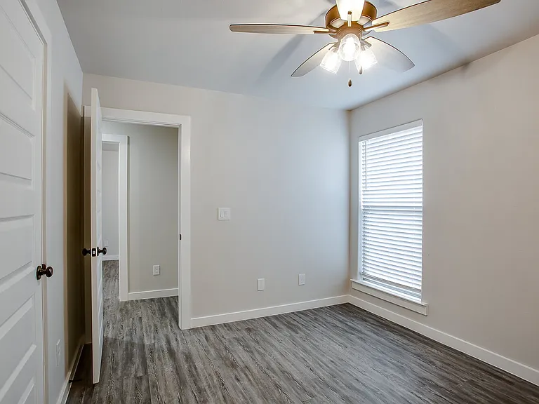 10509 Abbeville Ave — Photo 15