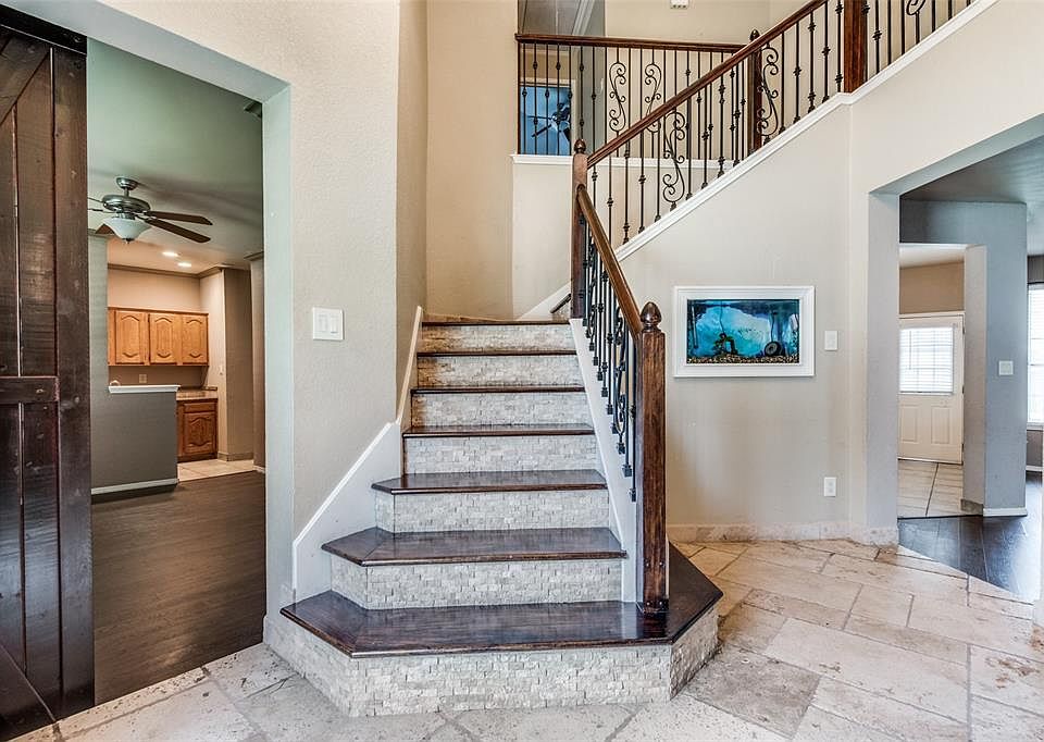 2nd image of 28121 Panorama Dr