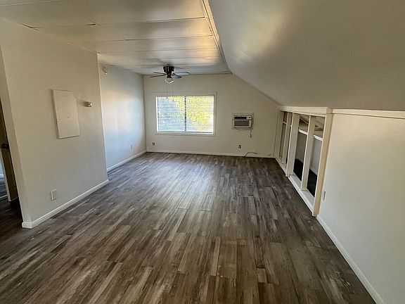 4th image of 332 W 29th St #1/2