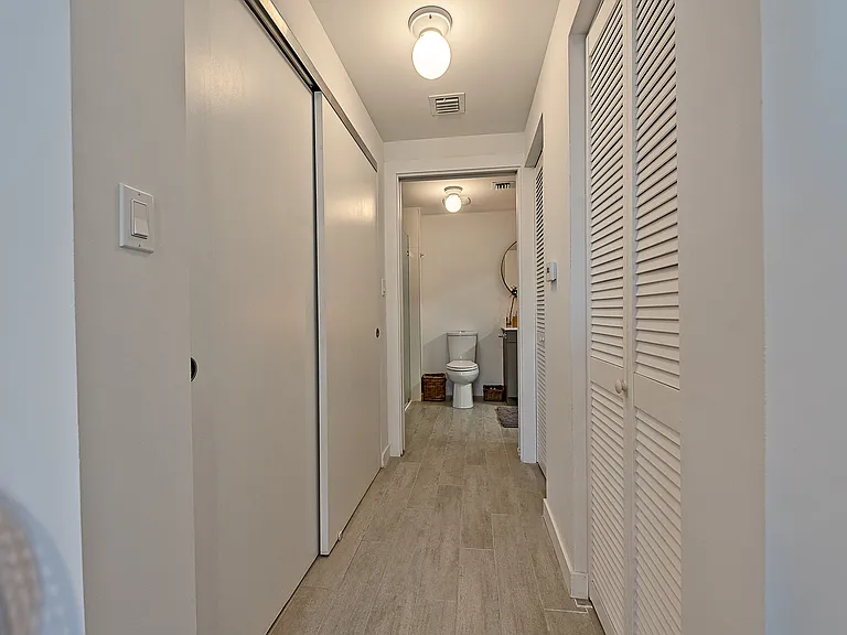 321 NE 26th St #609 — Photo 18