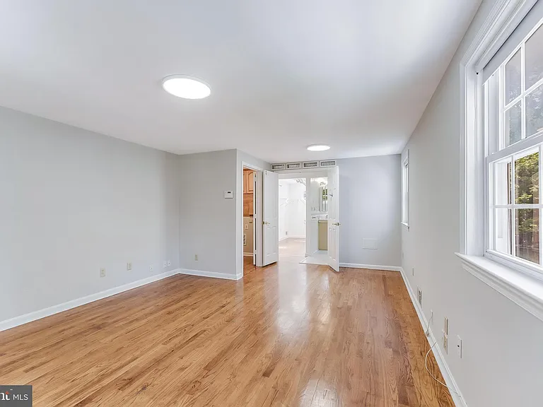 1005 N Lebanon St — Photo 22