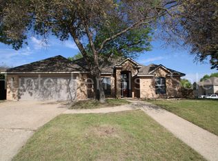 700 Honeysuckle Cir, Harker Heights, TX 76548