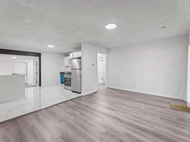 9113 Askew Ave — Photo 4