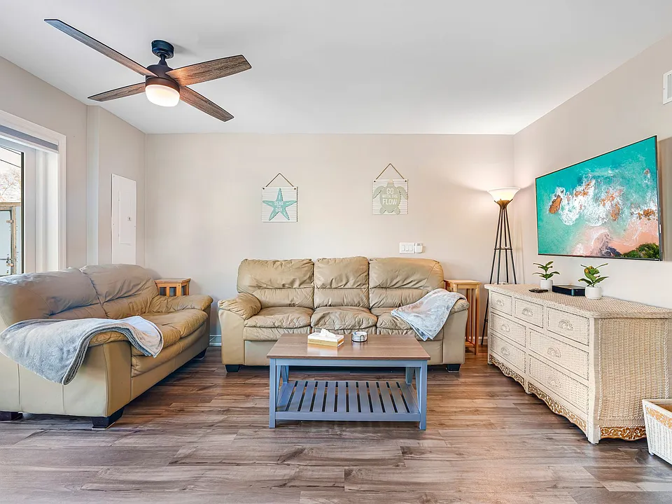 12 Epping Ave #1